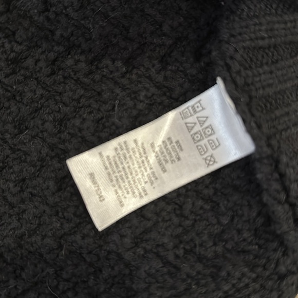 Knit poncho with matching ear muffs - Picture 6 of 7